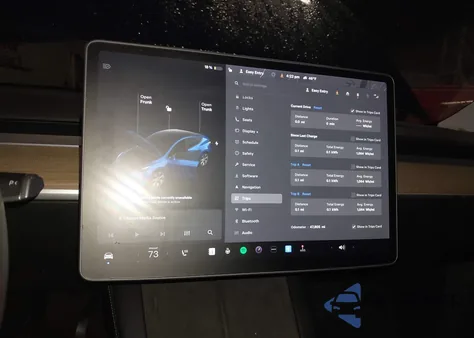 2021 Tesla Model Y Long Range Dual Motor All-Wheel Drive z USA, uszkodzony, nr VIN 5YJYGAEE2MF193803